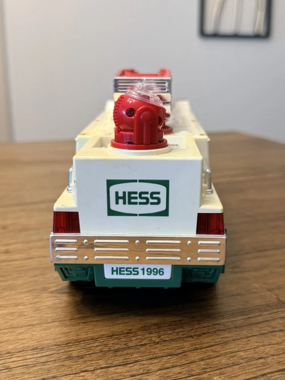 Vintage 1996 HESS Gasoline Firetruck with Extendable Ladder - Collectible Toy